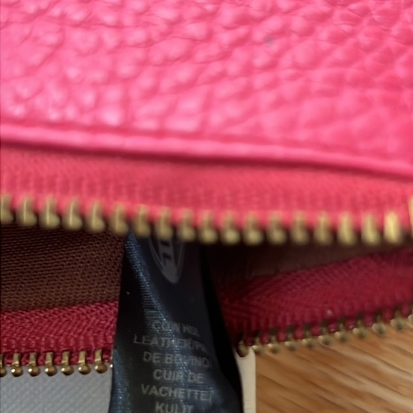 NIB! Fossil pomegranate Pink and Brown Leather wristlet. - Picture 6 of 10